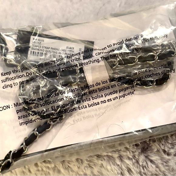 Badgley Mischka Phone Wallet - Picture 4 of 8